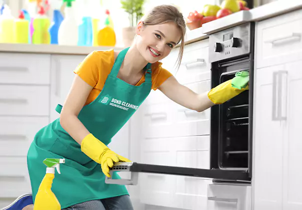 https://www.bondcleaninginsunshinecoast.com.au/wp-content/uploads/2025/09/hero-image-4.webp